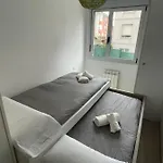 Piso Con Jardin En 아파트 리엔크레스