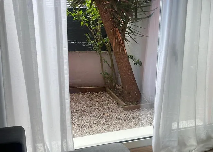 Apartmán Piso Con Jardin En *